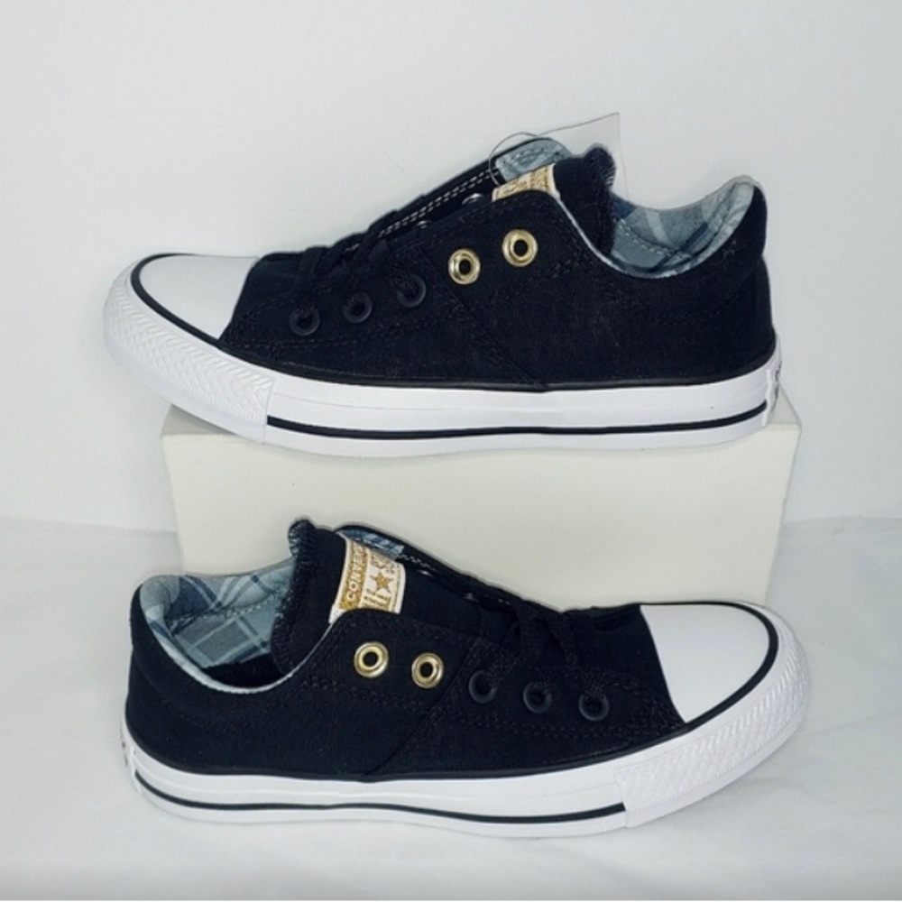 Black low top classic look chucks